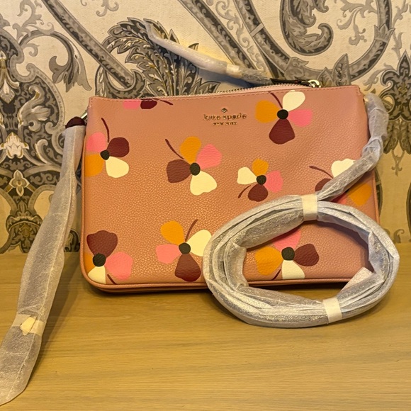 kate spade Handbags - Kate Spade Pink Floral Crossbody Bag